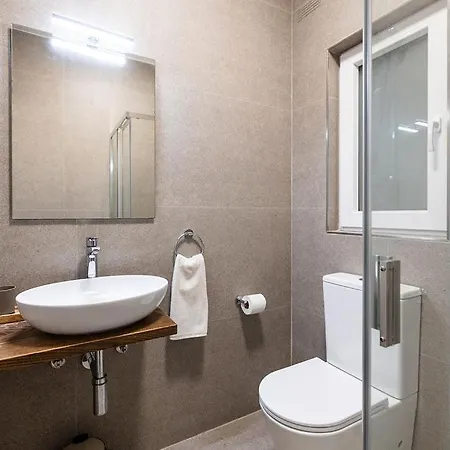 Oasis Sea View 3 Bedroom By Homely Daire *